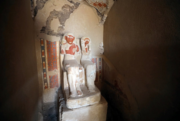 tumba amenemhat4